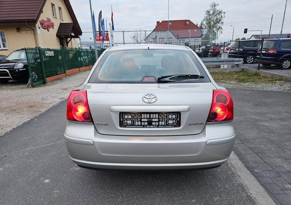 Toyota Avensis cena 15900 przebieg: 175000, rok produkcji 2006 z Gniezno małe 232